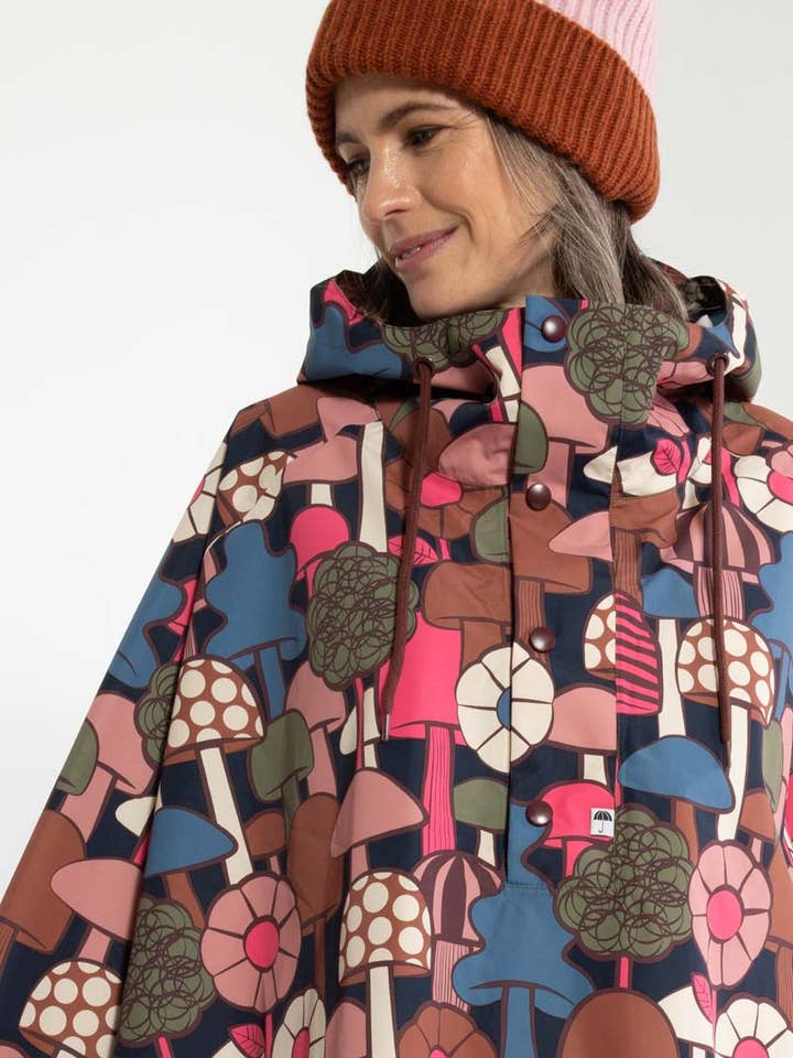 Danefae København - Wholesale Raincoat – Women's - Danebodil Rainponcho Dk Navy MYCOLOGY4