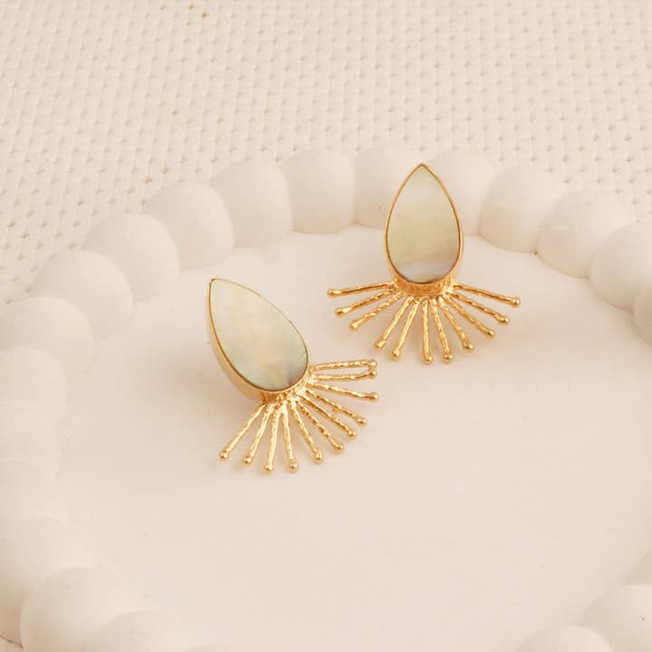 El Joyero - Wholesale Stud/Post Earrings - Handmade Mother of Pearl Studs Sunburst Gold Plated Earrings1