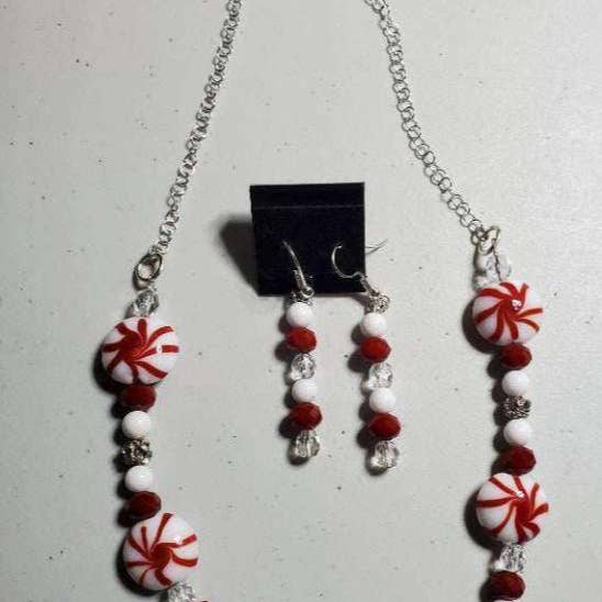 Set Collana e Orecchini Menta Natalizia per la vendita all'ingrosso da parte di Thorneapple Designs