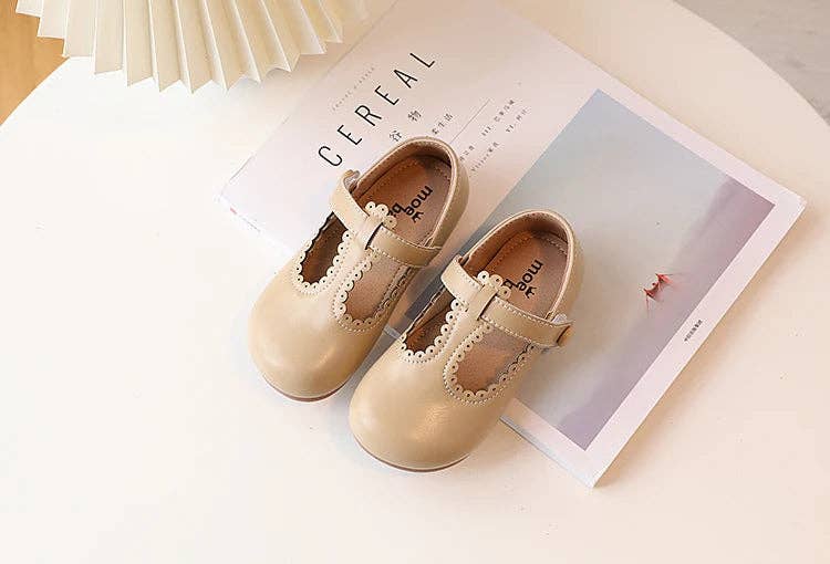 KiddieKickz - Vendita all'ingrosso Ballerine/mocassini - Bambini - Ballerine in pelle con cinturino a T per bambine: scarpe eleganti dal tocco retrò9