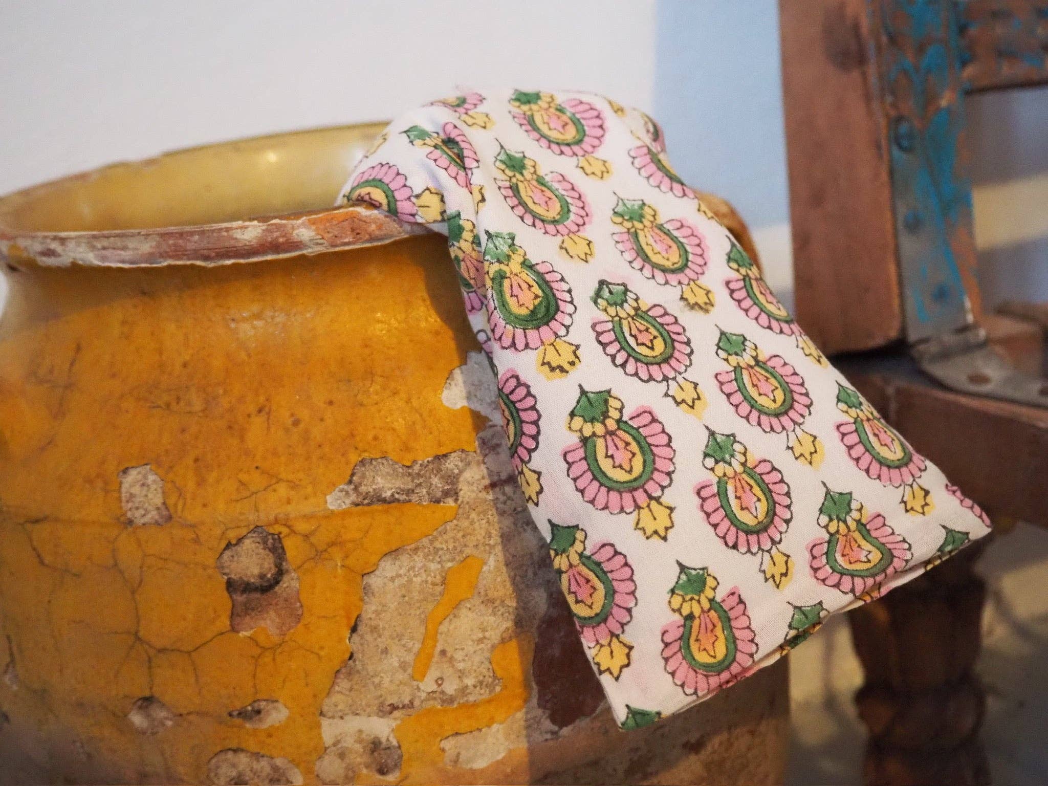 The Golden Altar - Wholesale Kuuroord/therapeutisch kussen - Bindi Blok Bedrukt Oogkussen1