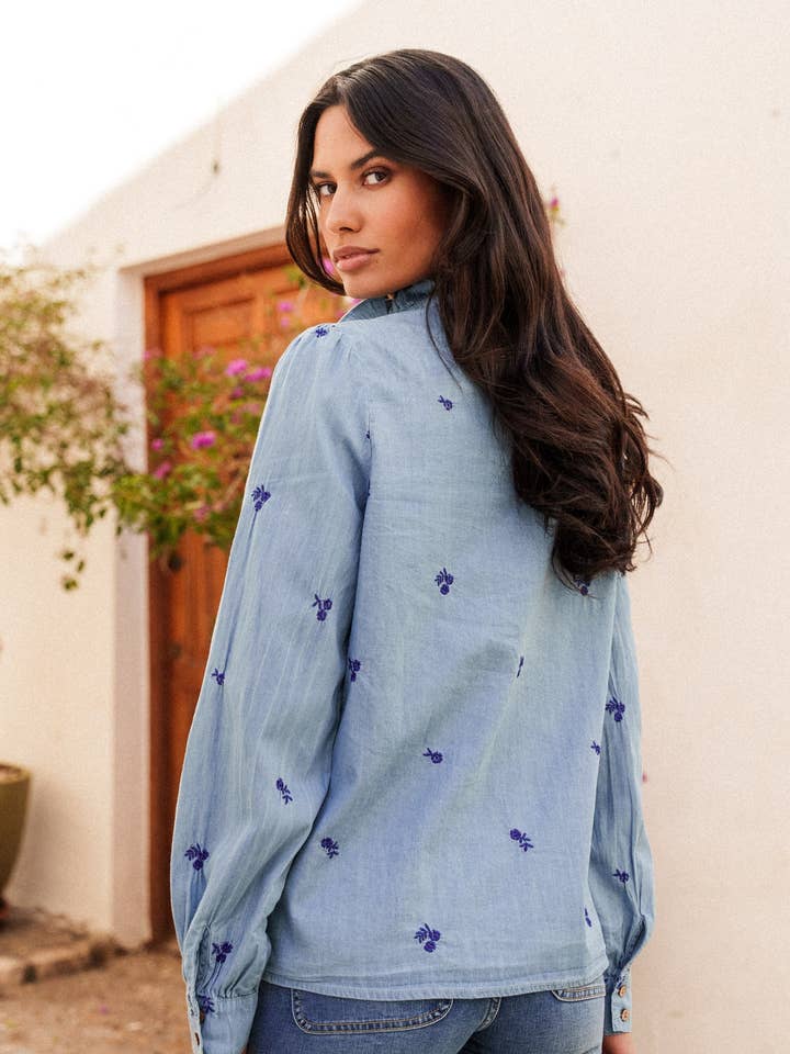 ONADO – Camisa com botões no colarinho – Mulher por atacado – Camisa de algodão bordada floral Azura3