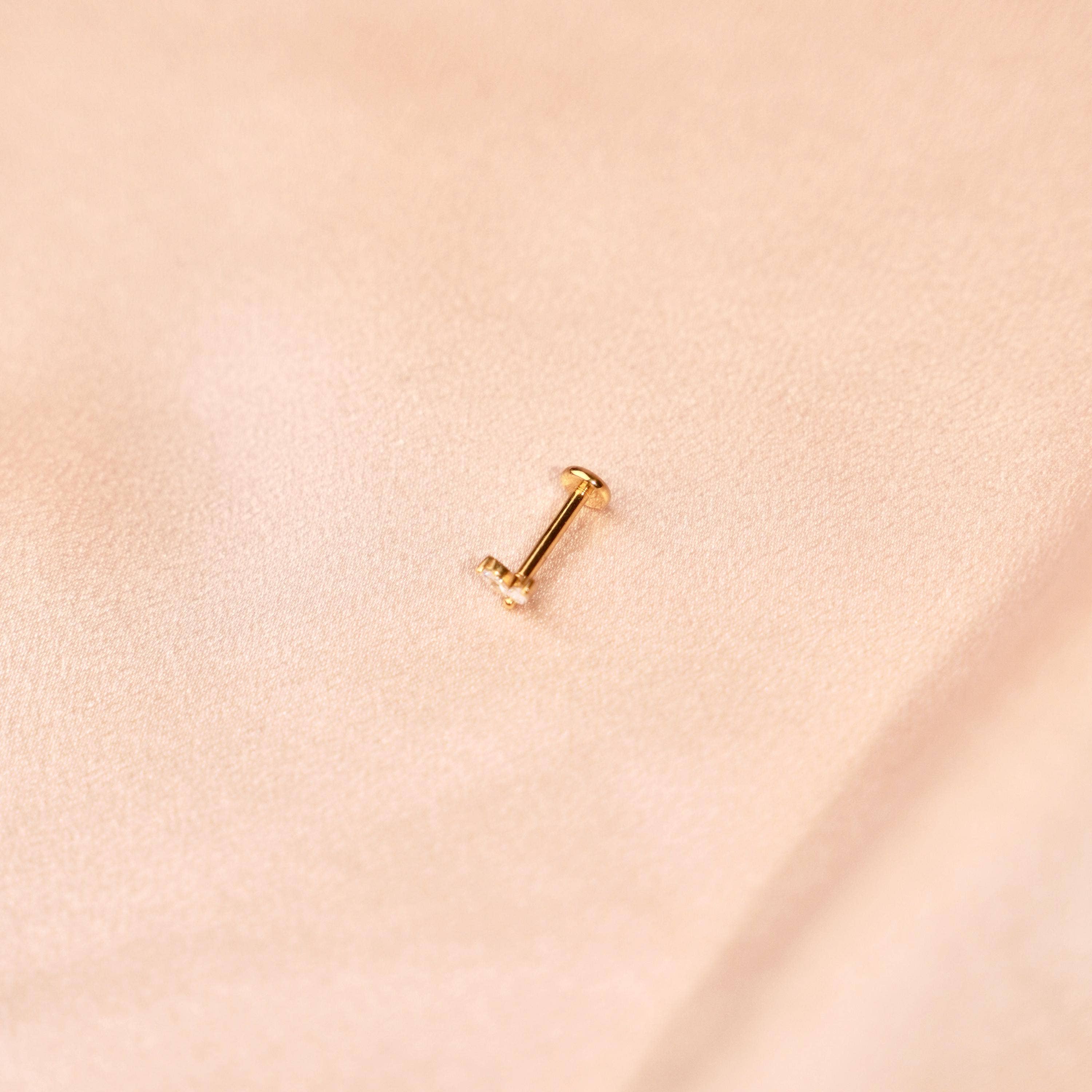 Victoire Collection - Wholesale Single Earring - Zirconia and stainless steel ear piercing2