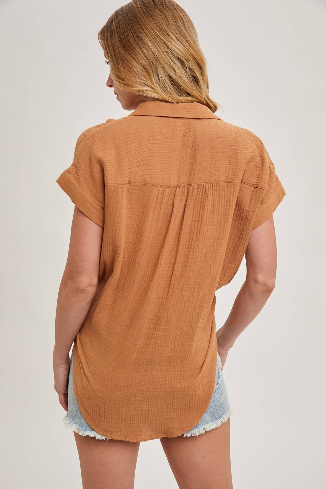 Bluivy – Großhandel Hemd mit Button-down-Kragen – Damen – Essentielles Baumwollhemd mit Knopfleiste68