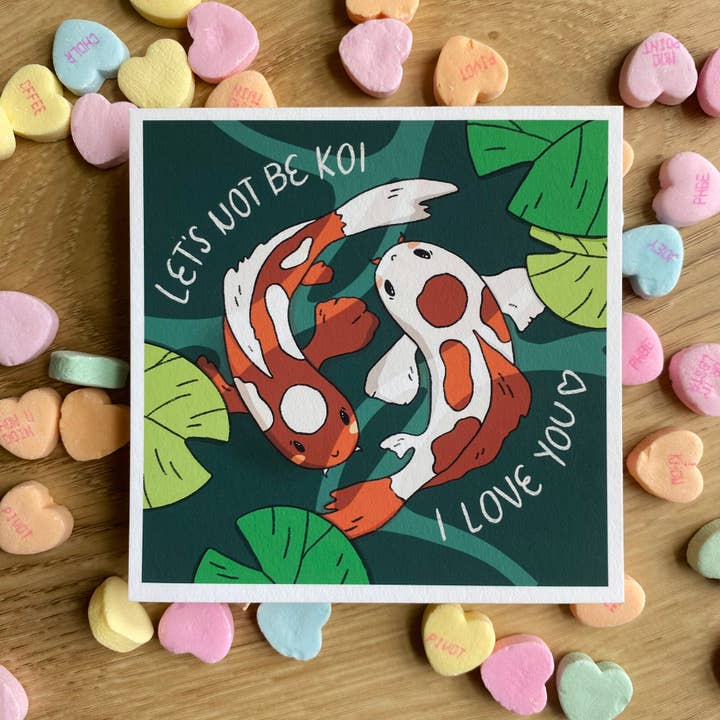Kunstdruck „Let's Not Be Koi“ mit Fischmotiv für den Großhandel von Katie Cat Created