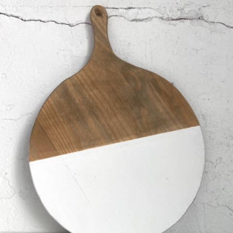 Heartland Designs - Wholesale Cutting board - Round cutting board w/handle