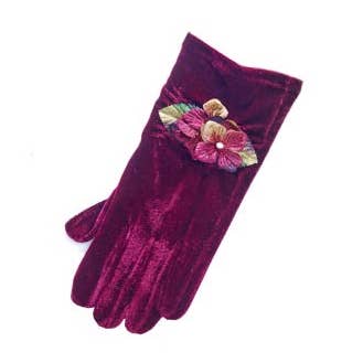 Guanti Hydrangea per la vendita all'ingrosso da parte di Toucan Hat Company/ Carole Amper