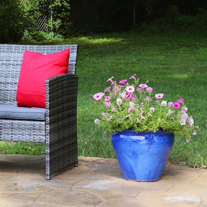 Cache-pot en céramique émaillée Chalet 14,5 po - Bleu Impérial pour la vente par Sunnydaze Decor