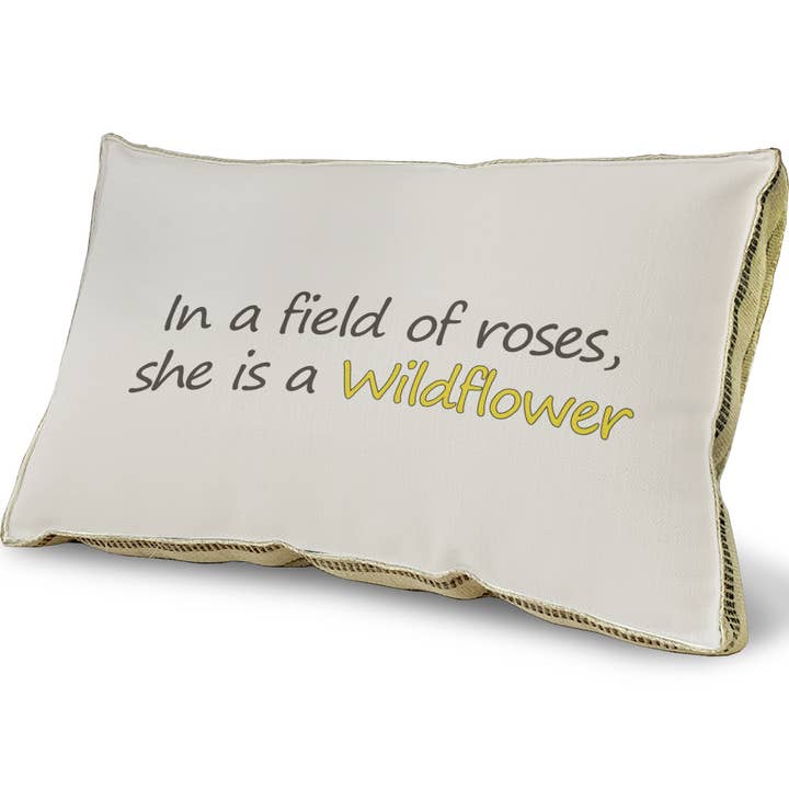SPLASHWORKS - Venta al por mayor Cojín decorativo - 23 «x 15" - Almohada decorativa - En un campo de rosas0