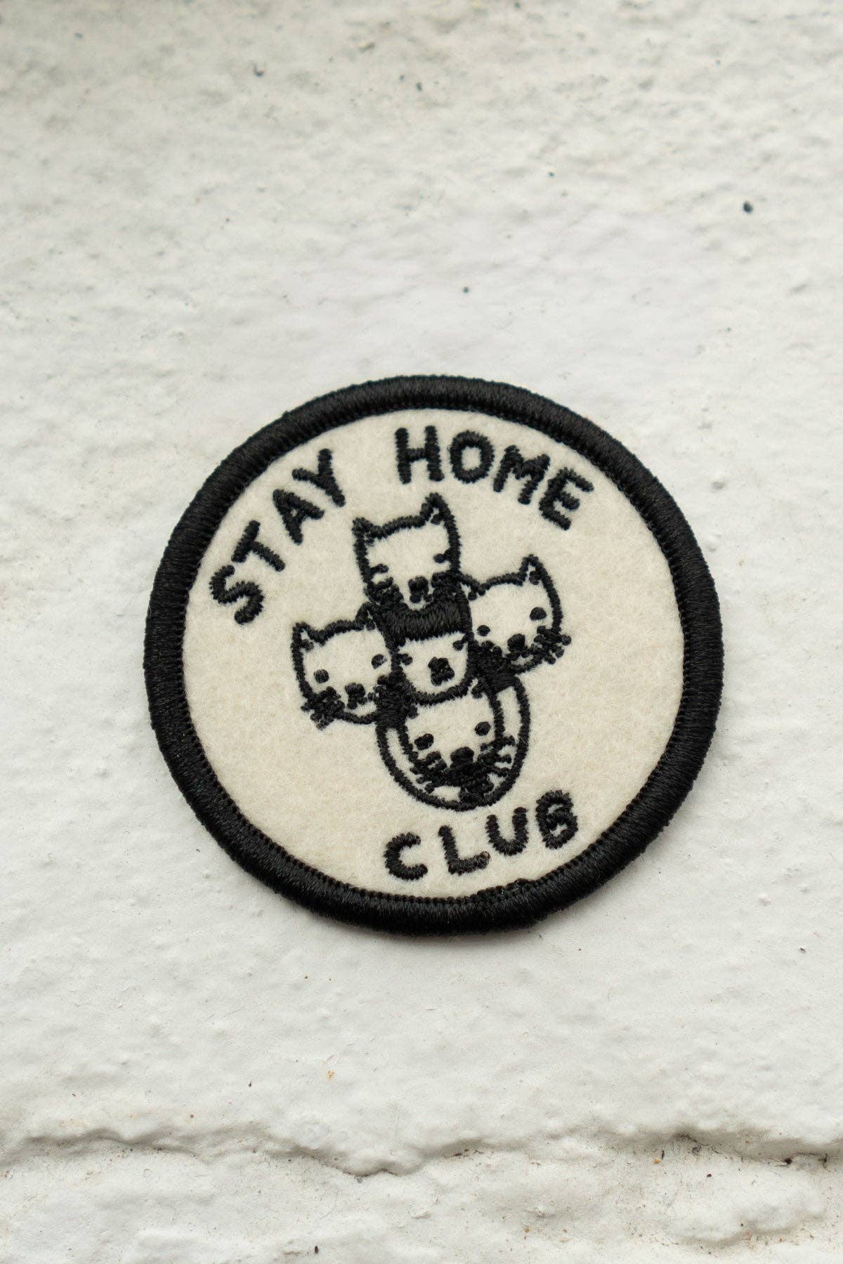 Stay Home Club - Vente Écusson - Écusson adhésif en feutre Stay Home Club Logo