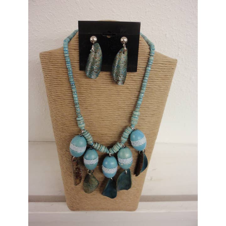 18" SINGLE STRAND LIGHT BLUE WOOD WITH DANGLING BEADS NECKLA for wholesale by International Duru's