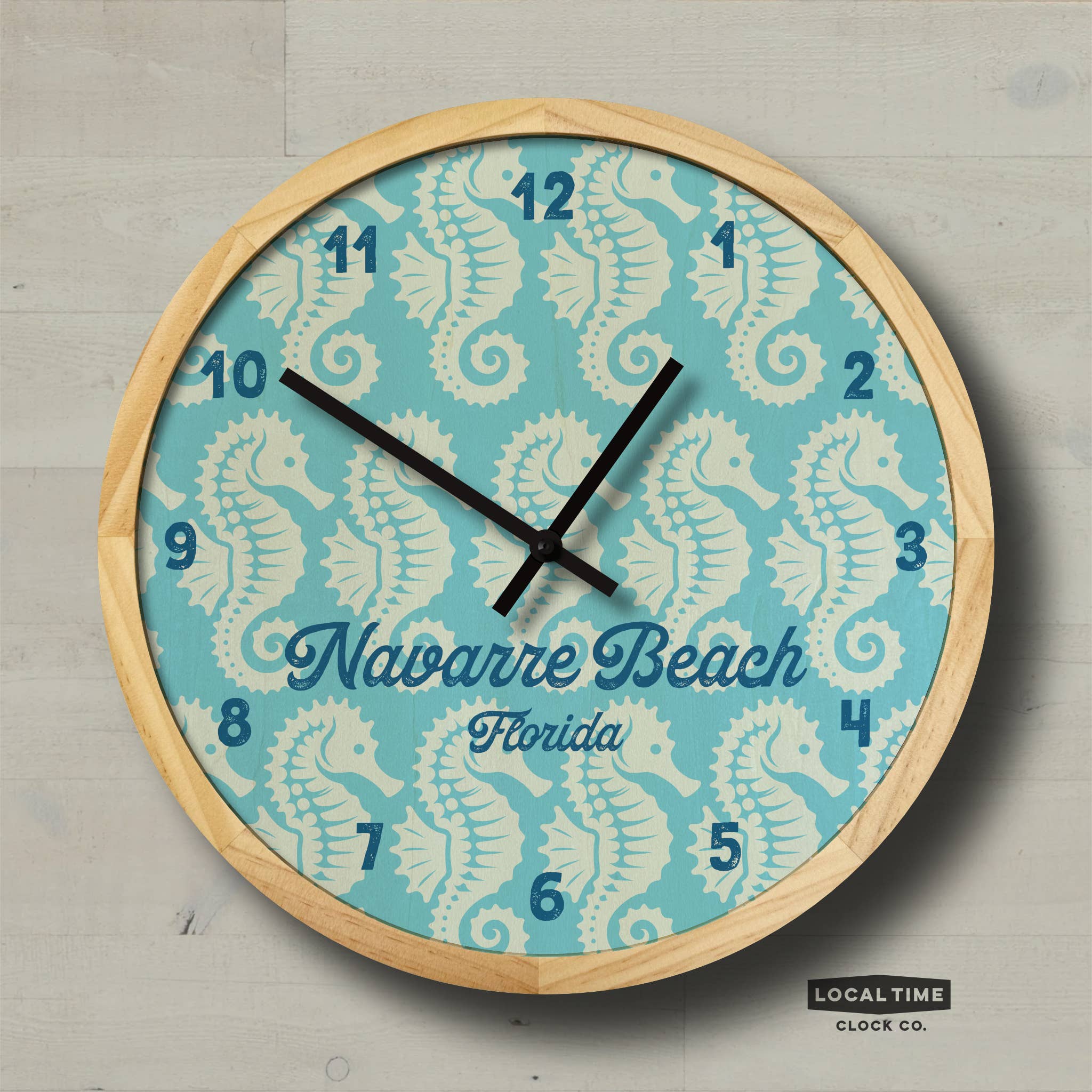 Local Time Clock Co. - Wholesale Muurklok - Gepersonaliseerde Seahorse wandklok - 12" diameter0