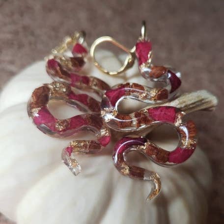 Brincos Sensual Lovin' Snake por atacado de Willow Witch Wares