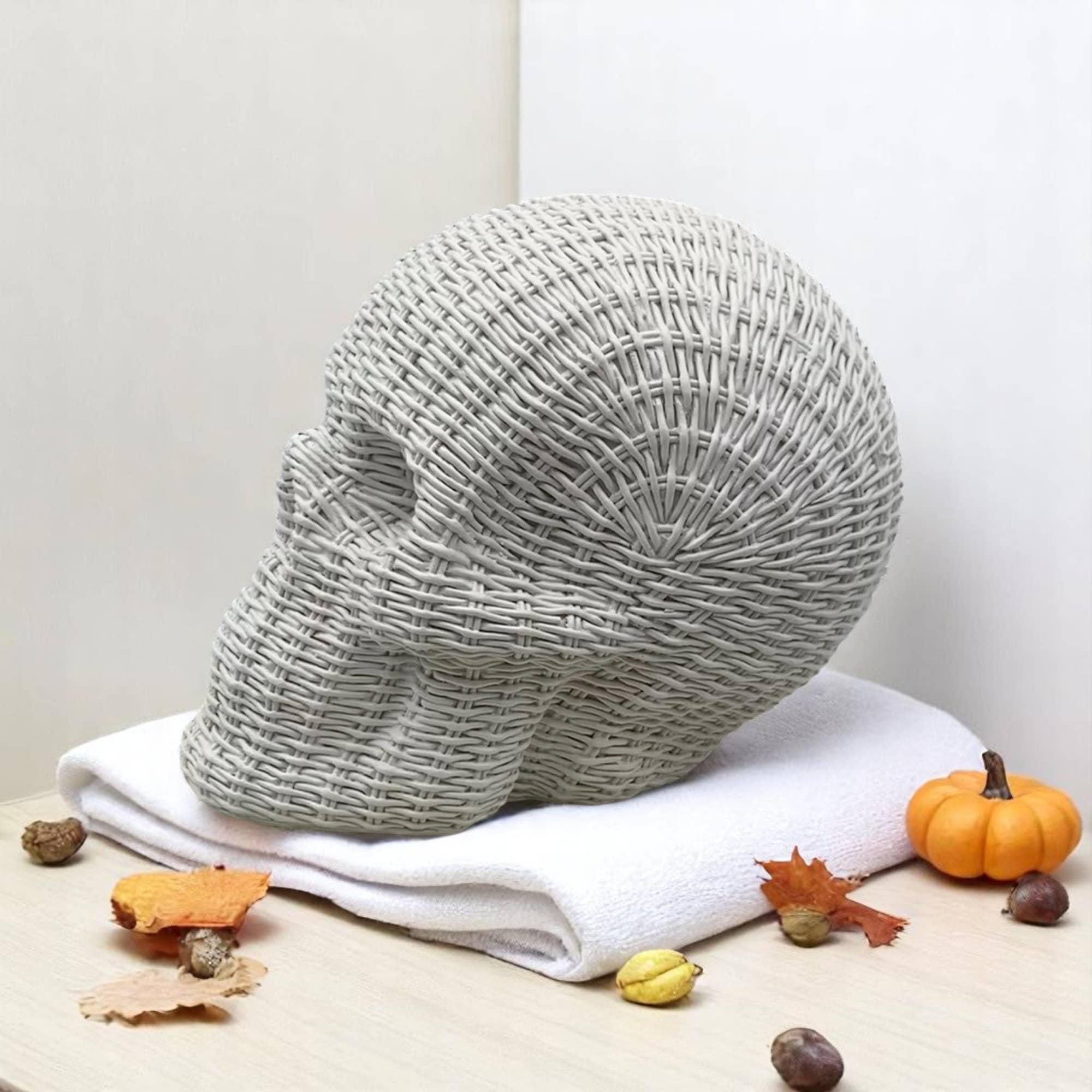Gia Roma - Wholesale Decorative Figurine - Resin Skull Statue Rattan Halloween Gothic Home Decor Unique29