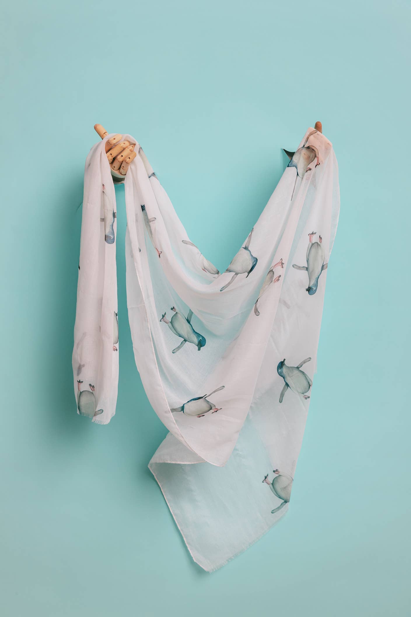 Taylor Hill Scarves & Co – Großhandel Schal – Damen – AGCS1013: Weiß: Pinguin-Schal6