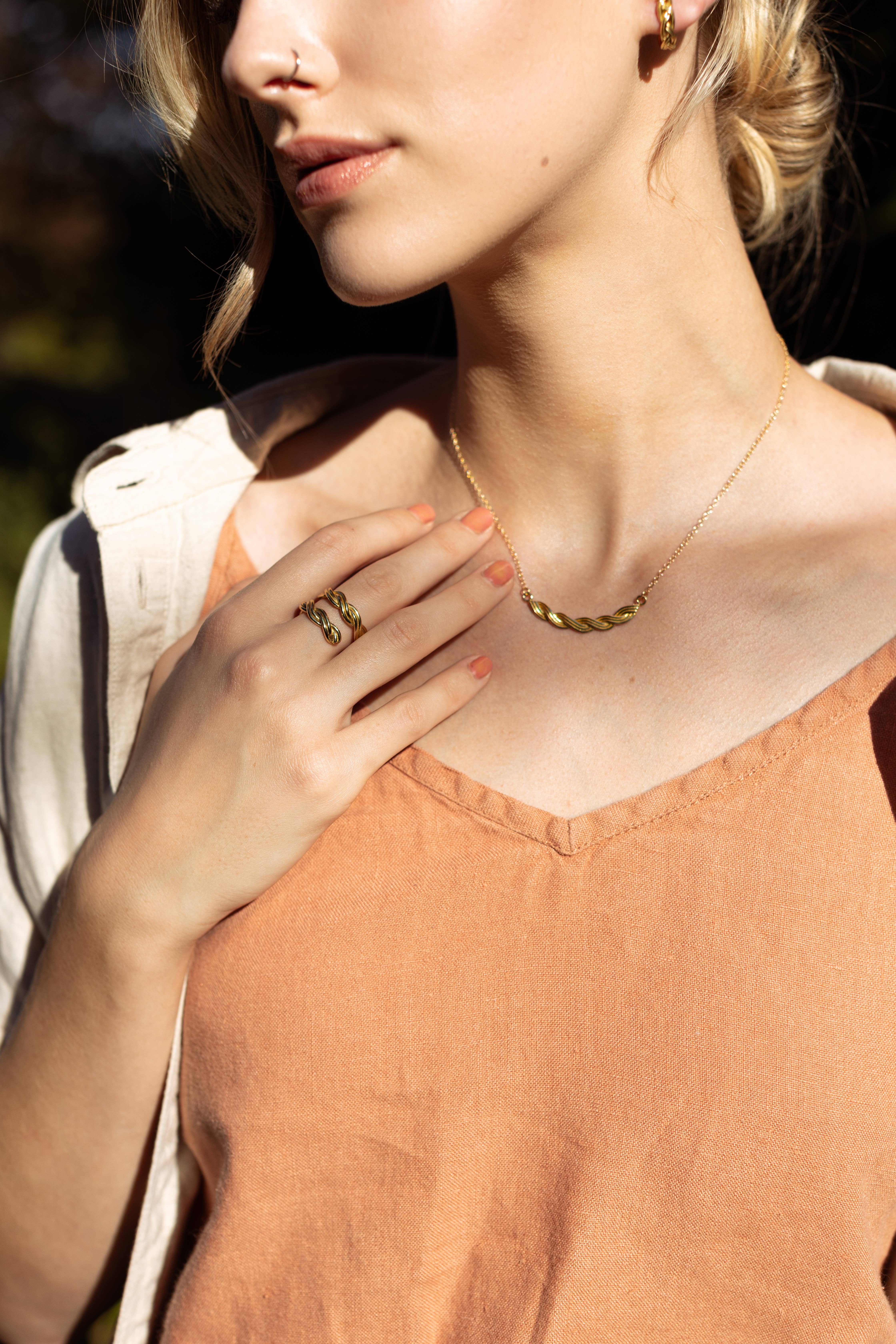 Goldeluxe Jewelry - Wholesale Pendant/Charm Necklace - Meadow Necklace6