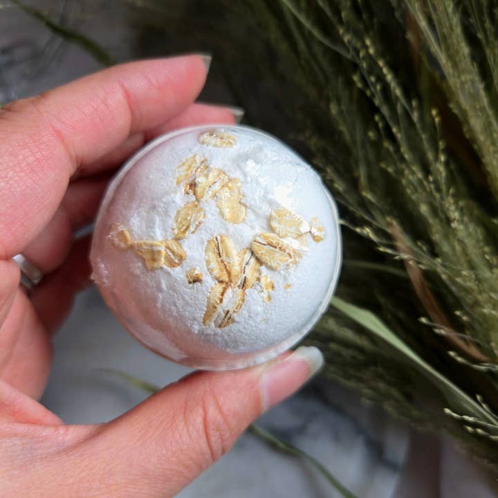 Gnat and Bee - Wholesale Bath Bomb/Fizz - Oat and Honey : Bath Bomb2