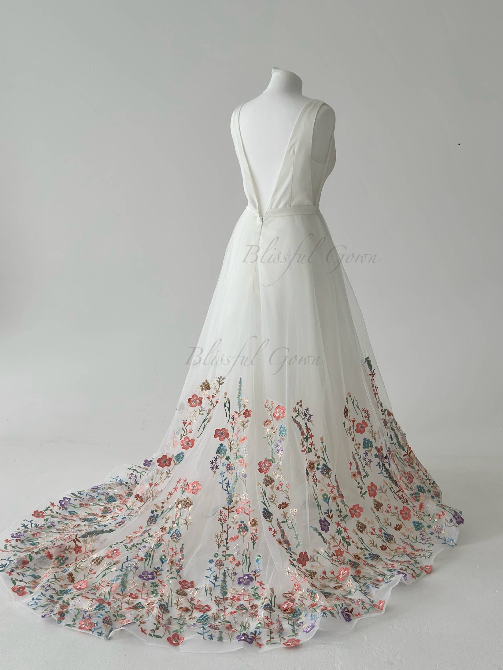 MB Blissful Gown – wholesale Gown – Women's – Sell-Out! Whimsical Wedding Dress with Floral Embroidery 1