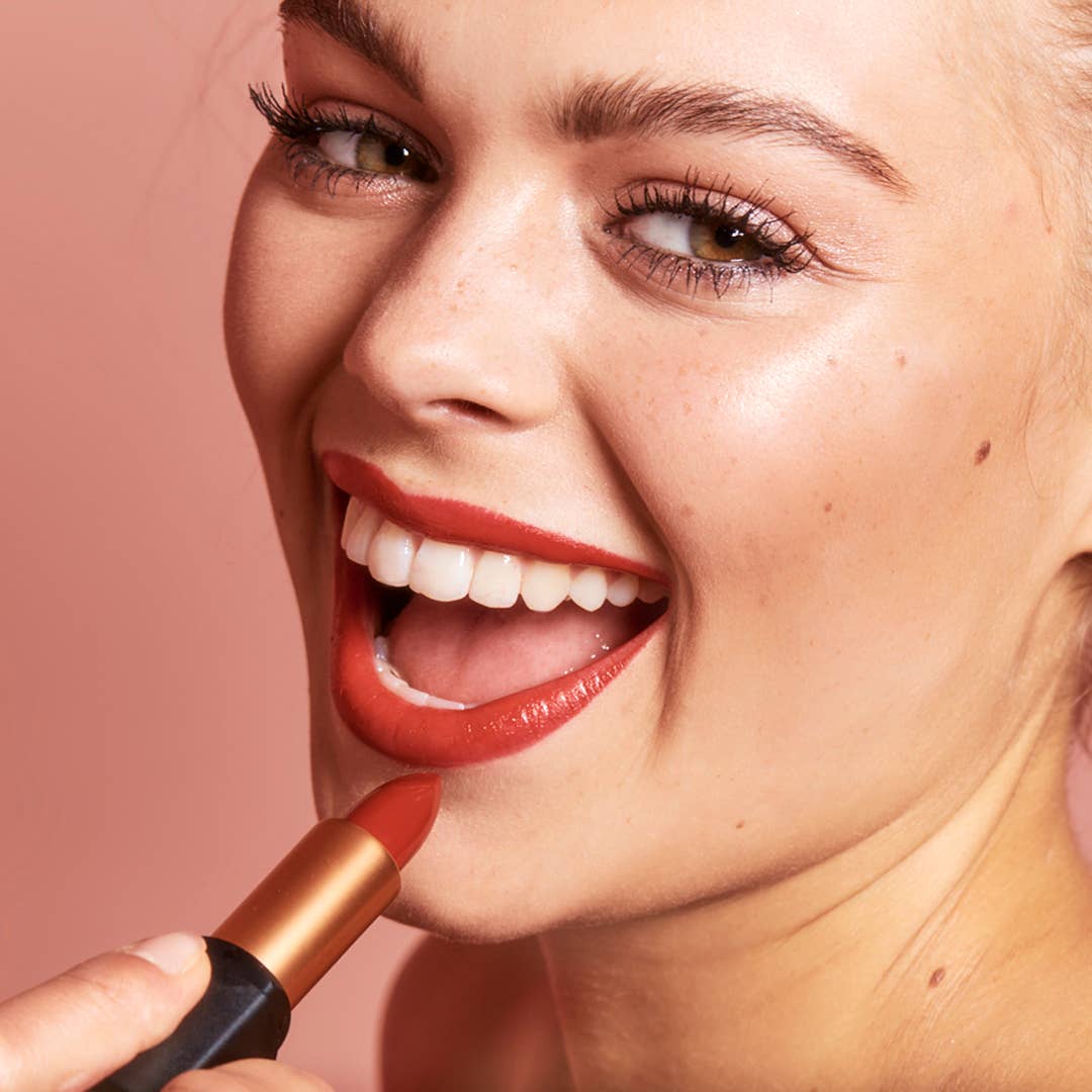 Dobner Kosmetik - Wholesale Lipstick - INTENSE COLOUR Shine & Care Lipstick - No. 04 - Passion4