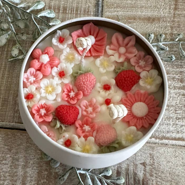 Strawberries and Daisies Tin Candle for wholesale by Luna Jane Co.