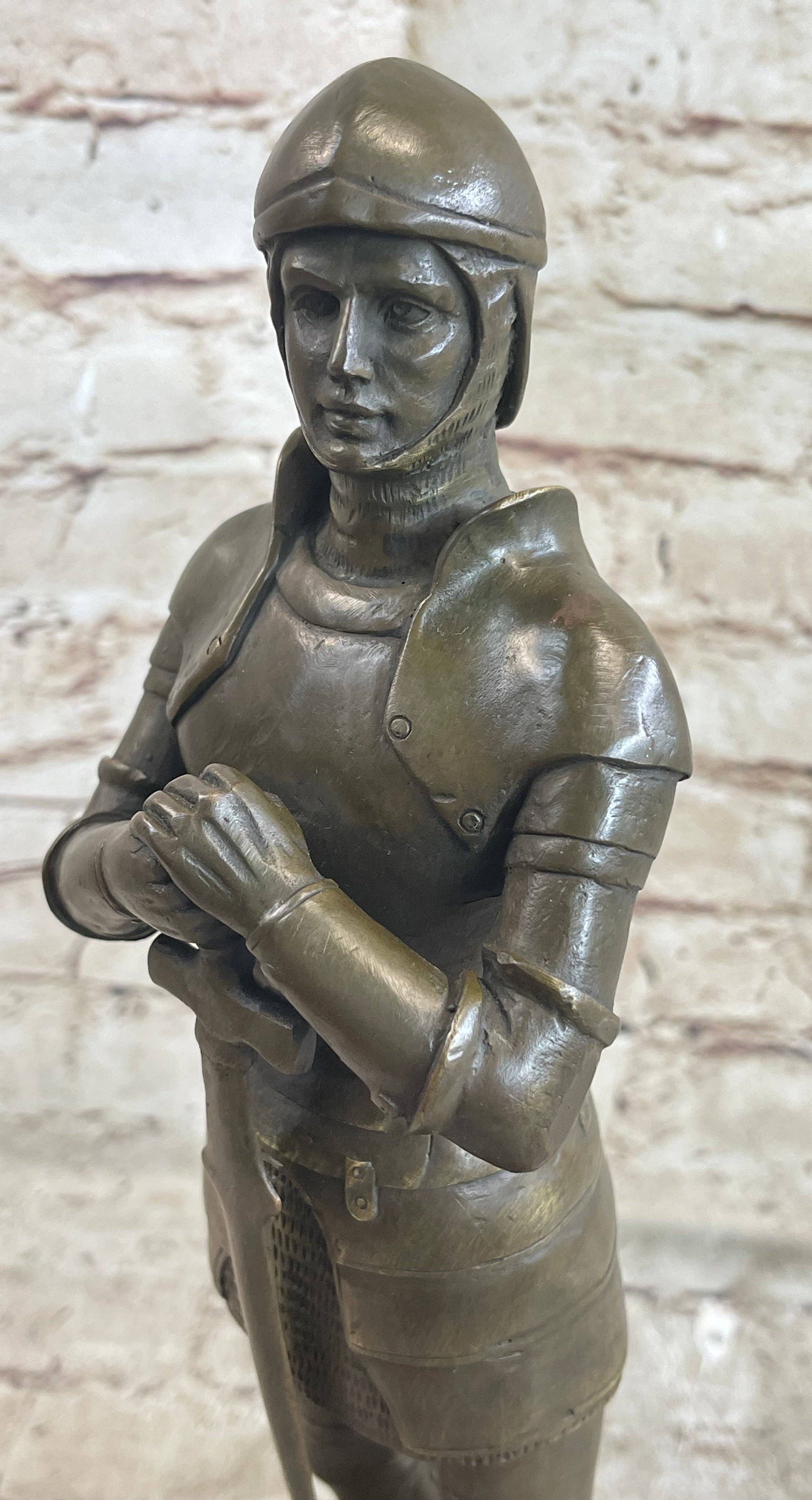 Bronzhaus - Wholesale Sculpture - Medieval European Knight Heavy Armor Bronze Statue Sculpture Figure 14" x 5"5