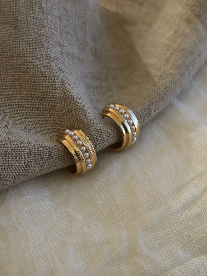 Les créoles The Row pour la vente par Katie Waltman Jewelry