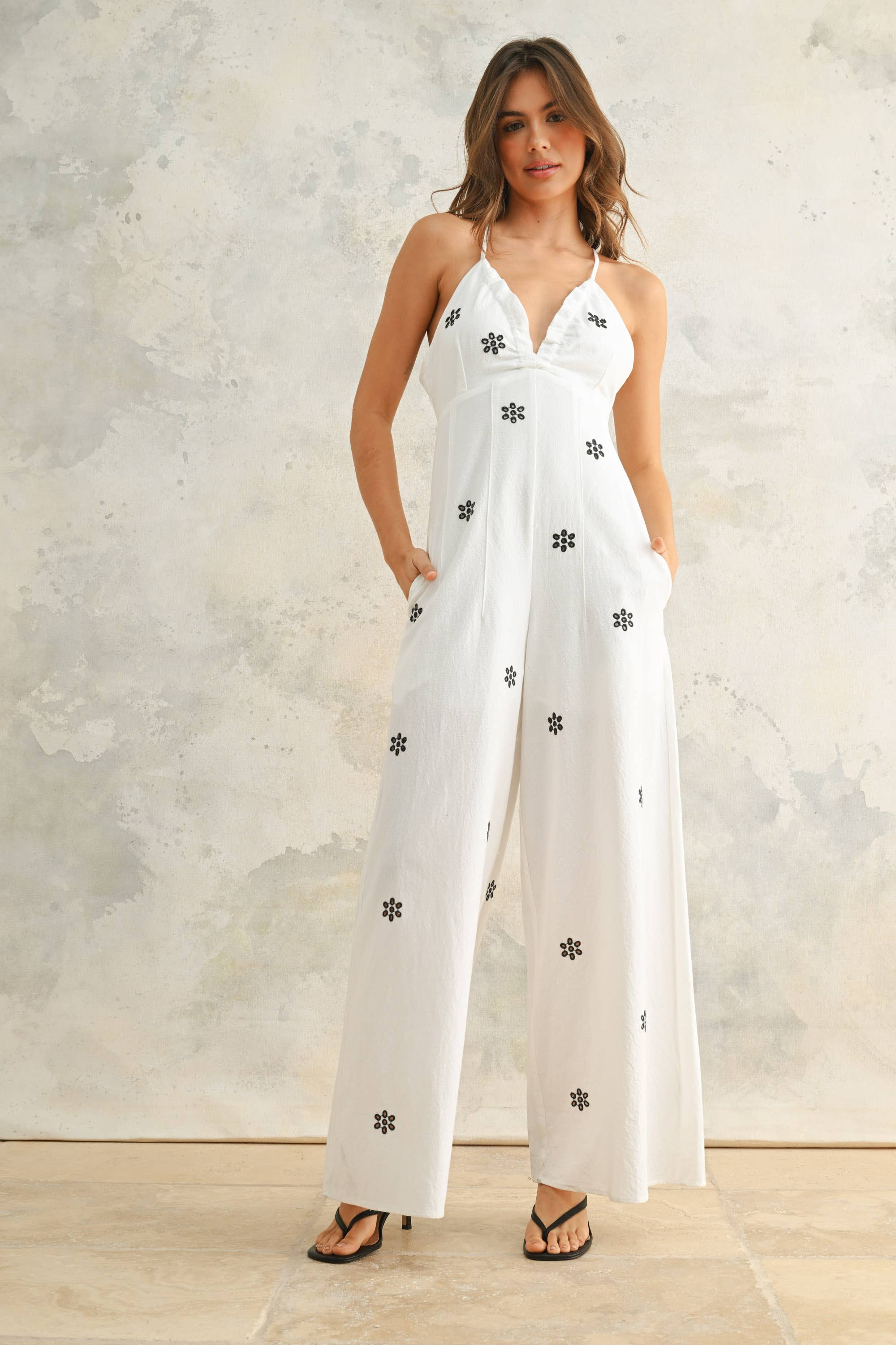 MIOU MUSE - Vente Combinaison – femme - Combinaison blanche à détails brodés13