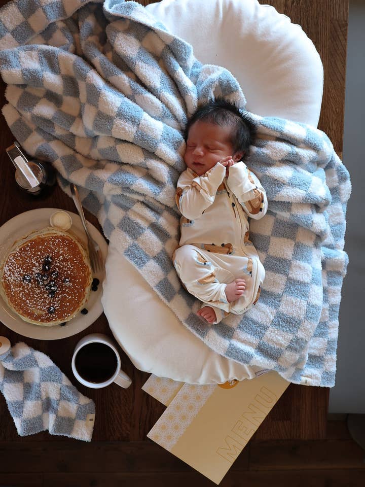 Forever French Baby - Wholesale Bedding Blanket - Kids & Baby - Plush Blanket | Morning Check1