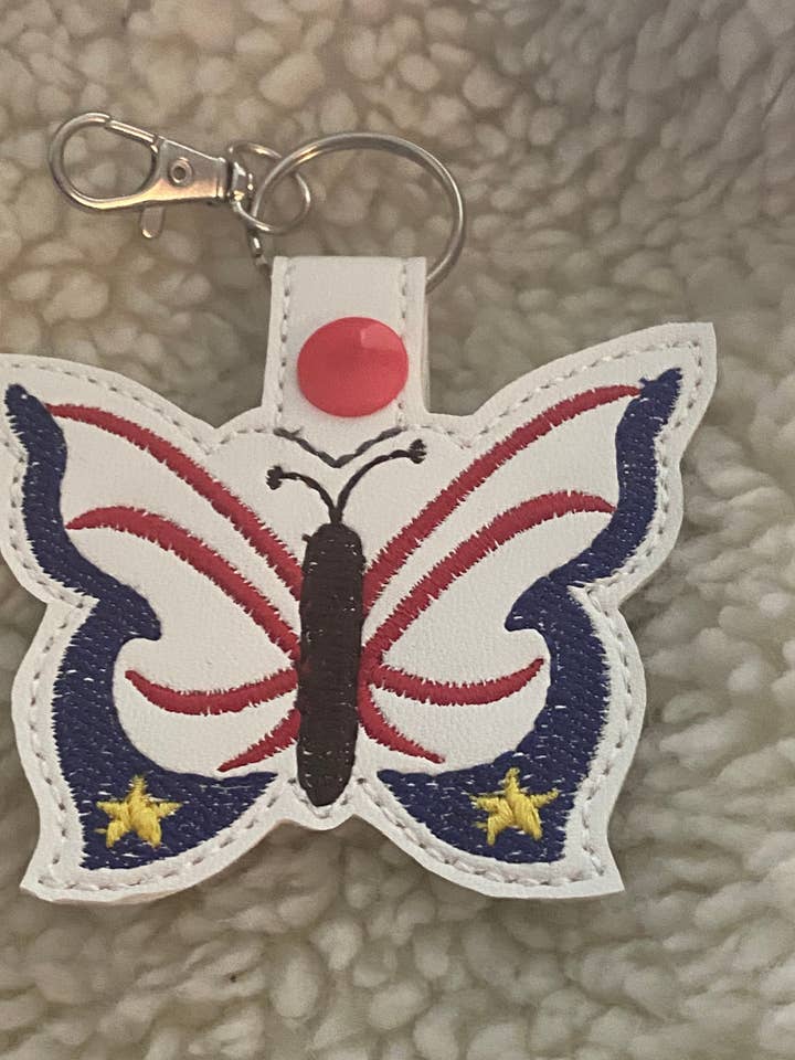 Patriotischer Schmetterlings-Schlüsselanhänger//Snap Tab Patriotischer Schmetterling/Schmetterling/Patriotisch/Schultasche/Rucksack für den Großhandel von Woman Owned Small Batch Not on Amazon Handmade