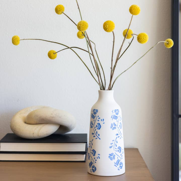 Flora Bunda Inc - Wholesale Vase - Blue & White Floral Ceramic Vase3