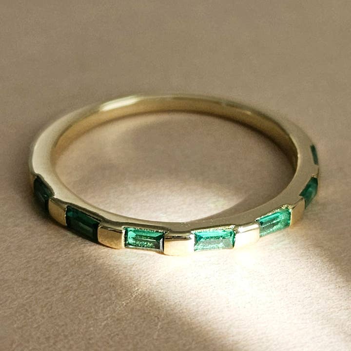 SMARAGD BAGUETTE RING - R-F4210 för wholesale av HolyBang Jewels