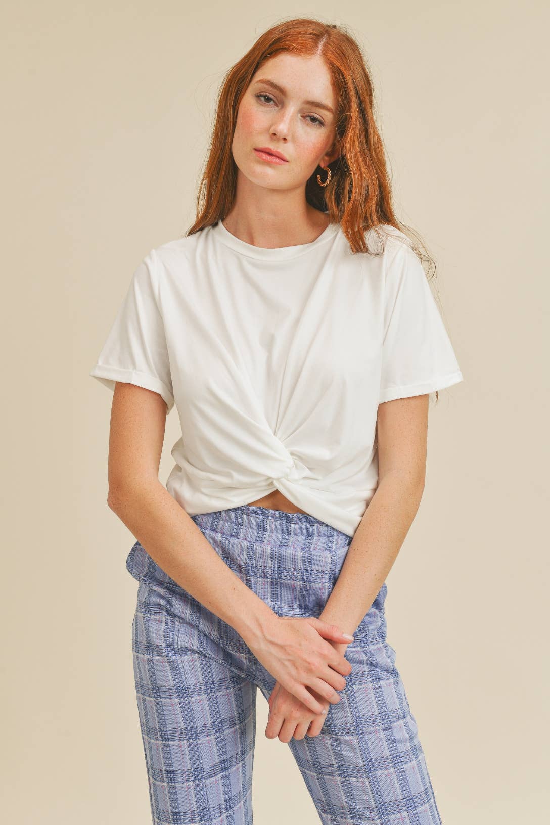 Off White IT1001 Dejlig Twisted Knot T-shirt Off White Neutral for engroshandel på Faire