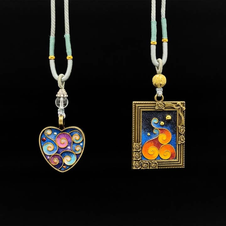 Collana con Pendente Amore in Smalto – Design a Cuore Cloisonné con Fascino Etnico e Tribale per la vendita all'ingrosso da parte di Zenthaven