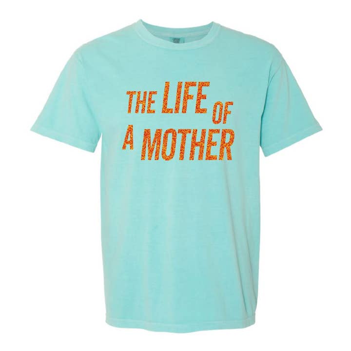 ✨ A VIDA DE UMA MÃE ✨ - T-shirt Comfort Colors por atacado de Little Mama Shirt Shop