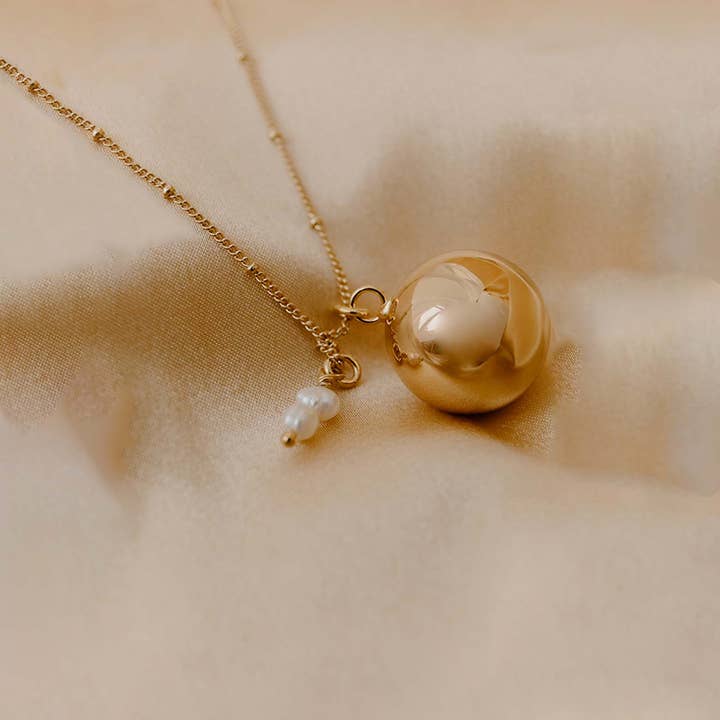 Atelier Aismée - Wholesale Pendant/Charm Necklace - Nina gold pregnancy ball