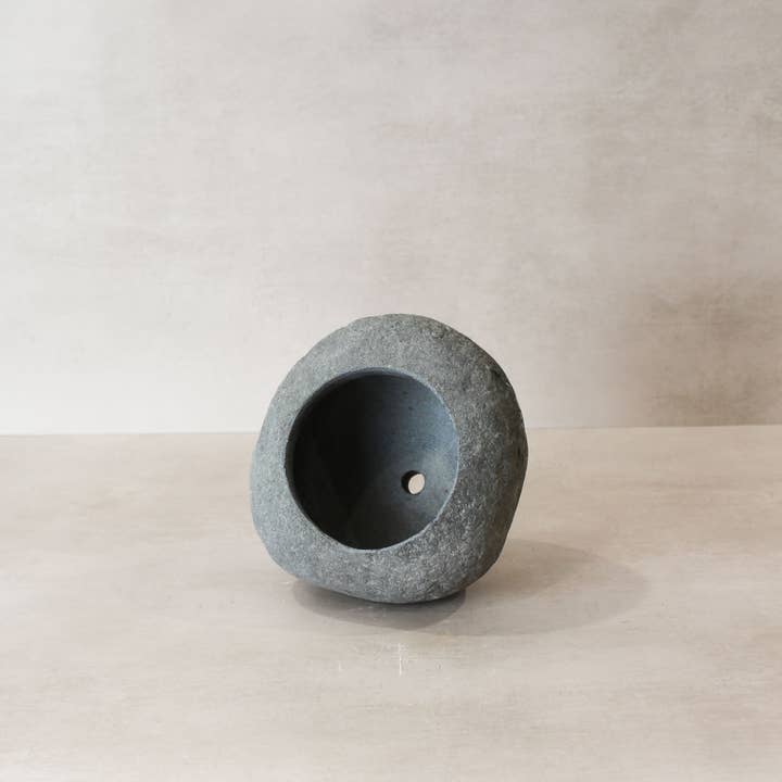 Botanical Boys - Wholesale Plant Pot - River Stone Planter Pot No9