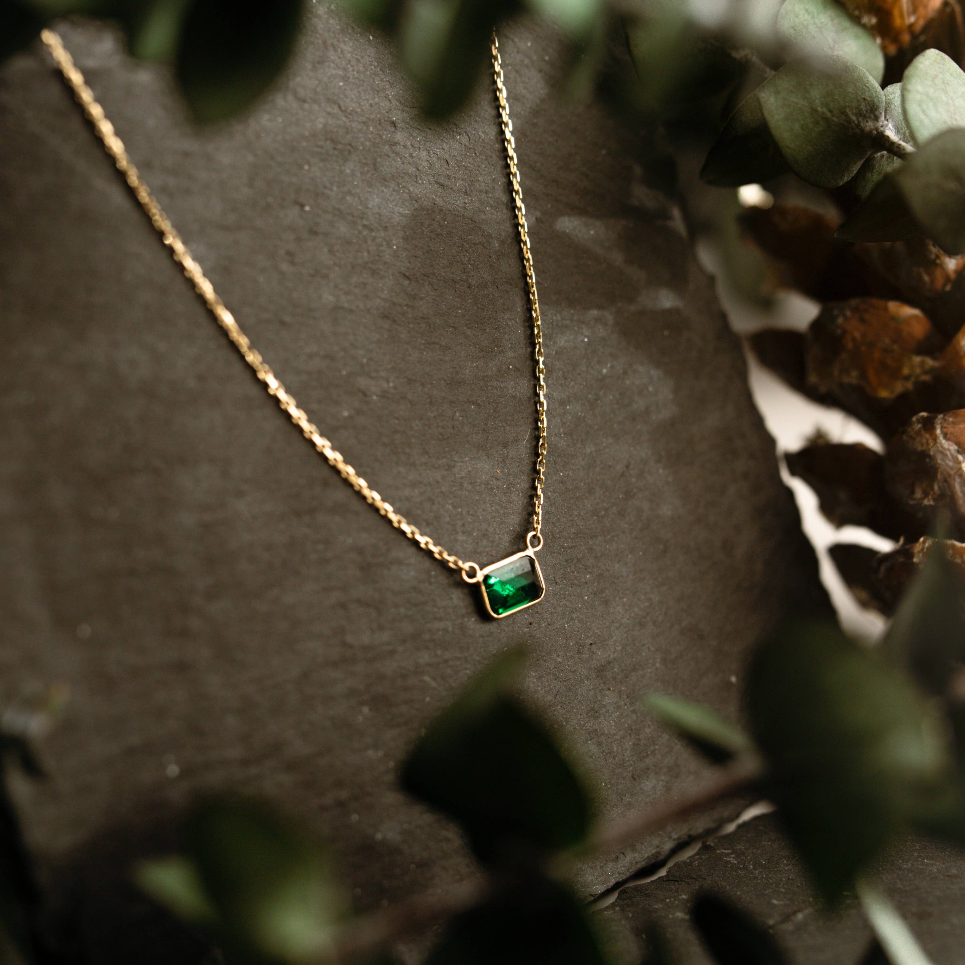 Ofina Jewelry - Wholesale Pendant/Charm Necklace - 14k Solid Gold Rectangular Emerald Necklace5