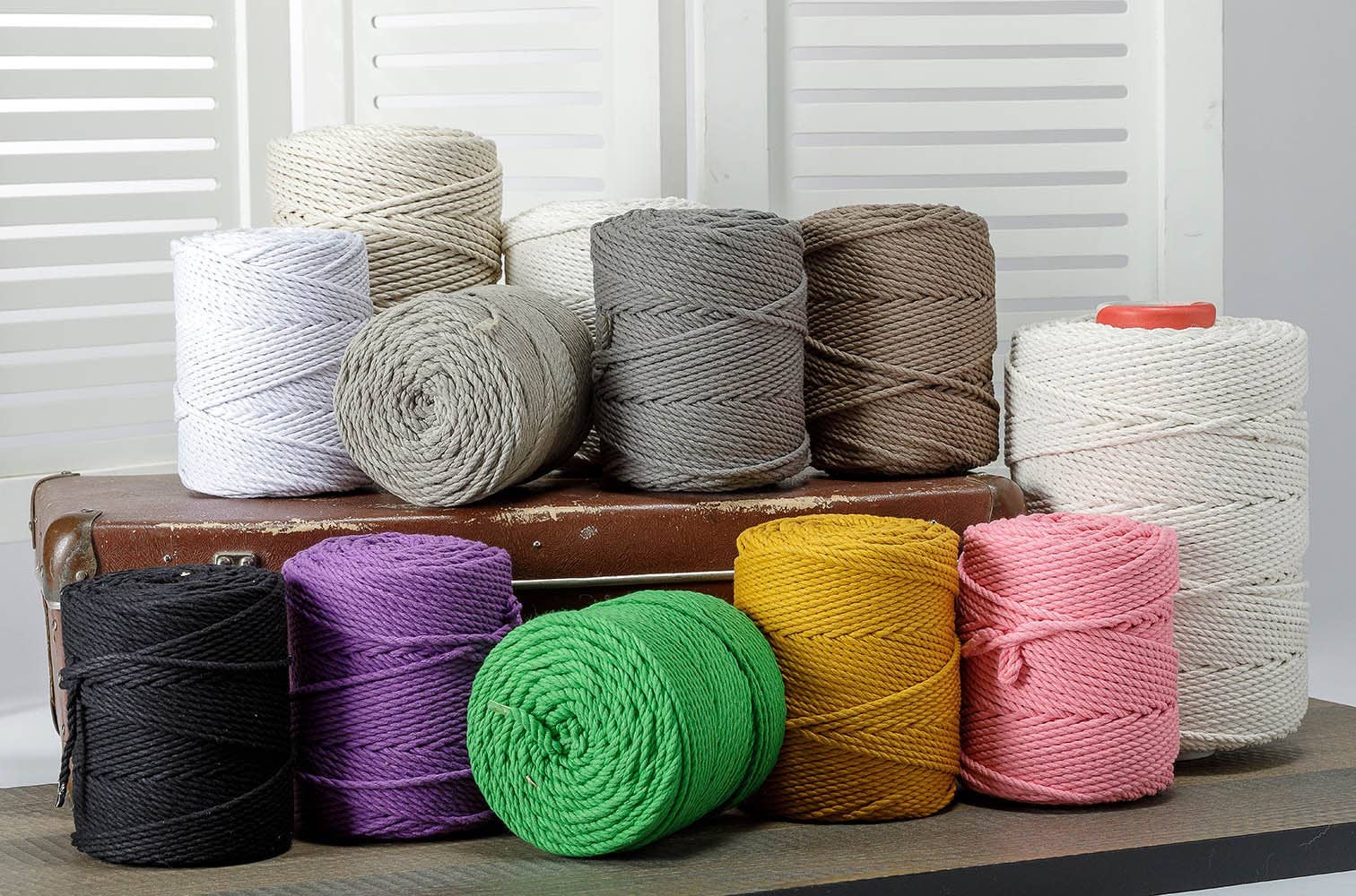 woolexperts - Wholesale Craft Supplies - 4 mm Macrame Cord, Rope, String, Yarn & Supplies1