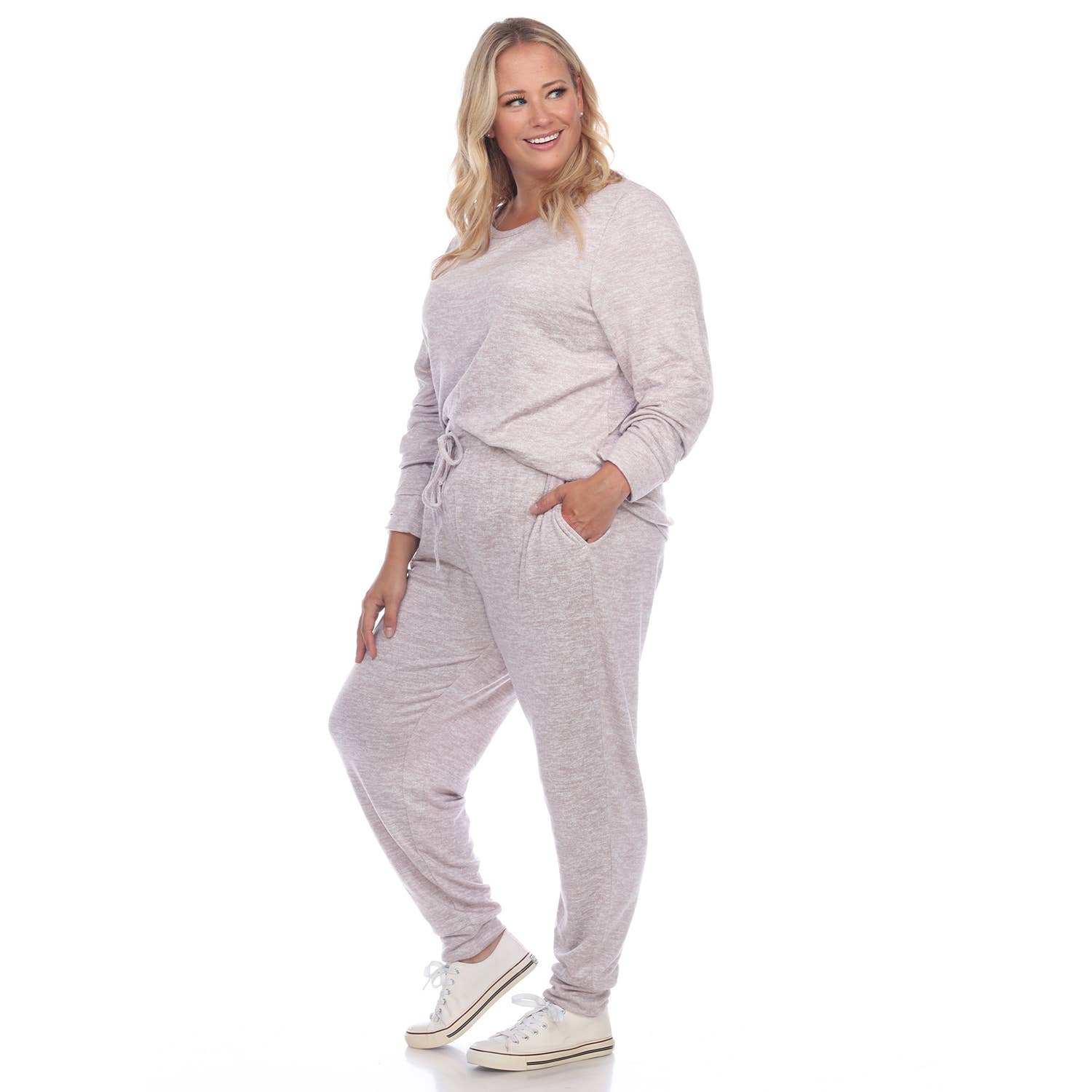WHITE MARK – Großhandel Loungewear-Set – Damen – 2-teiliges Lounge-Set in Übergröße7