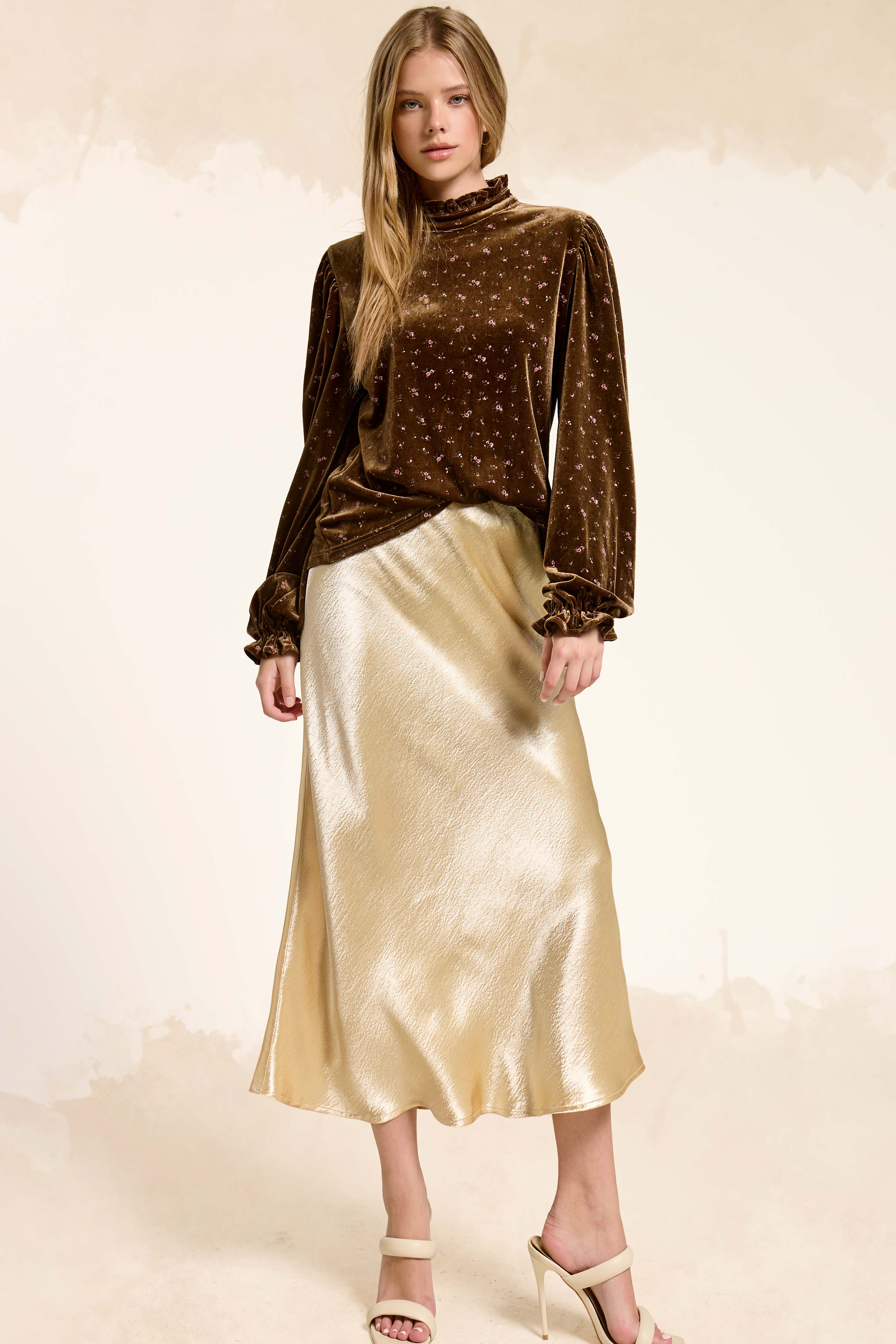 La Miel - Vente Chemisier – femme - HDT7718-Haut à manches longues avec col montant à volants en velours à motif floral7