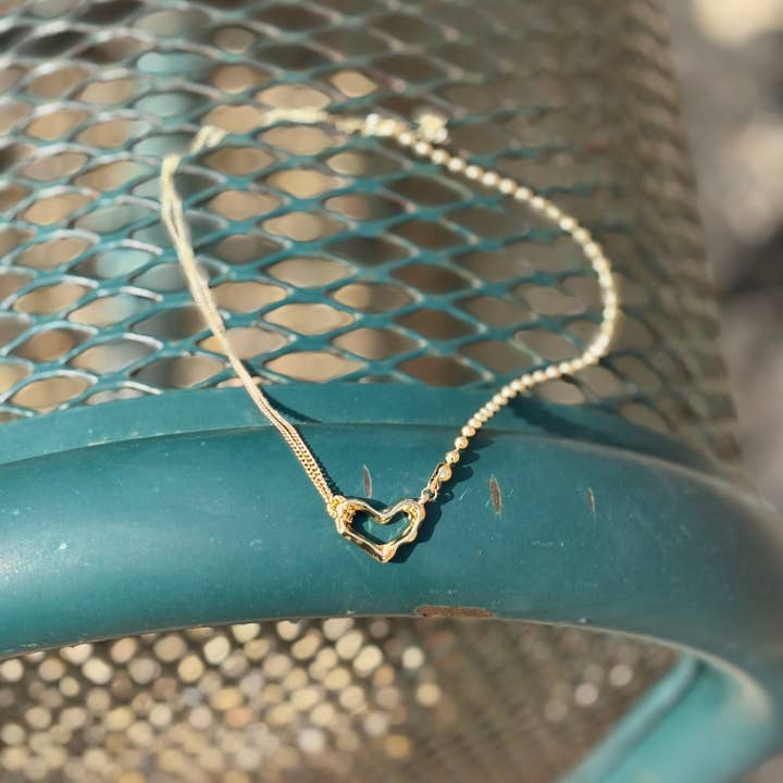 Ausgefallene Herz-Halskette 💛 für den Großhandel von Whit's Up Shop