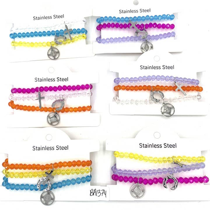 Braccialetti con ciondoli in acciaio inossidabile con perline in colori assortiti per la vendita all'ingrosso da parte di Nisso & Co. NYC Jewelry Wholesale