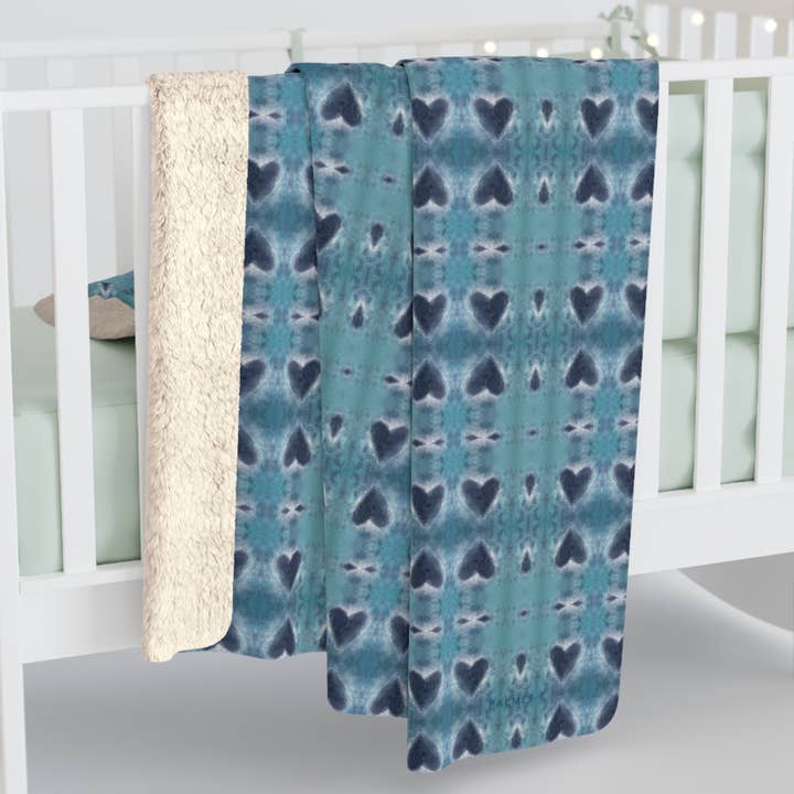 Plaid Sherpa / Couverture : Cœurs Bleus (SS/P1A) pour la vente par PALMER K Designs