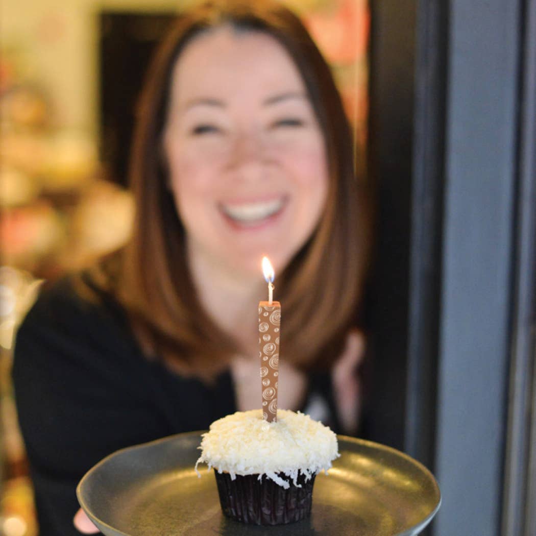 Let Them Eat Candles - Wholesale Cake Candle - LTEC Single - Circle Swirls (Milk)3