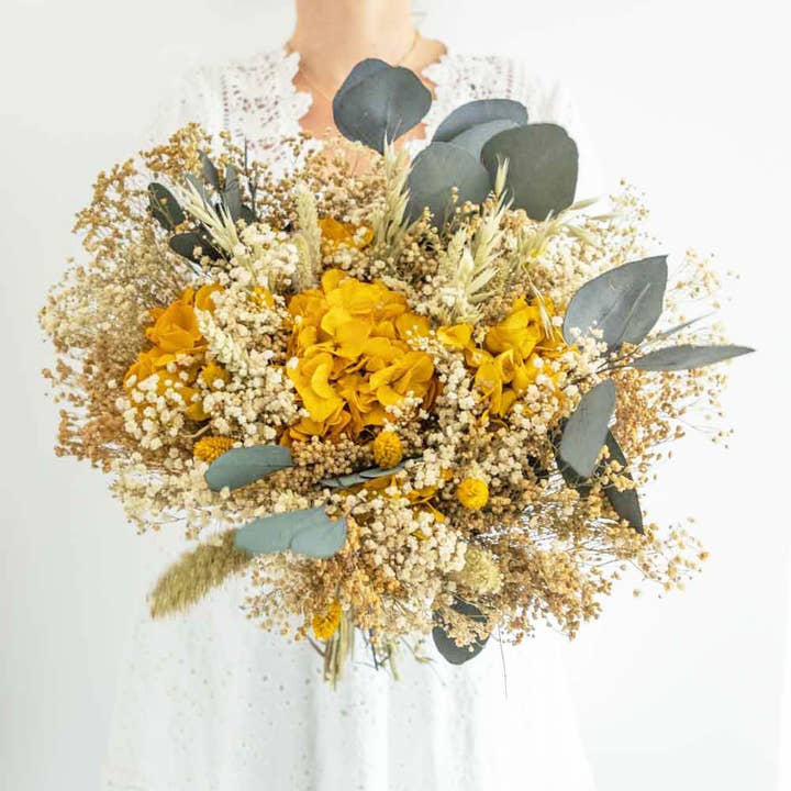 Colette dried flower bouquet for wholesale by Réconciliation Végétale