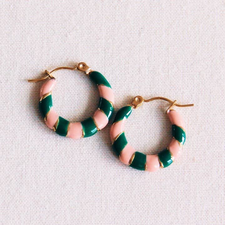 Bazou - Wholesale Hoop Earrings - Stainless steel colored hoop 20mm – green/pink