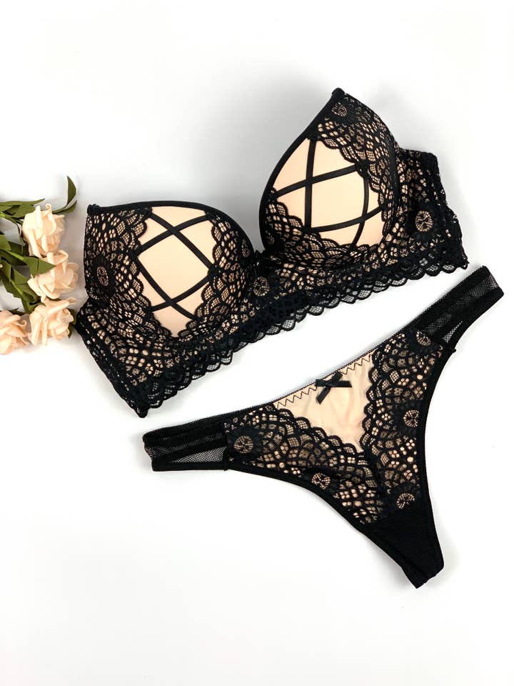 C/AZ17004 BH & String Cup Set för wholesale av Belle Com'Elle