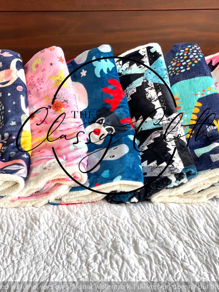 The Classy Cloth WS – wholesale Filtar – Barn och baby – Julfilt med huva för barn - Shark Bite RTS