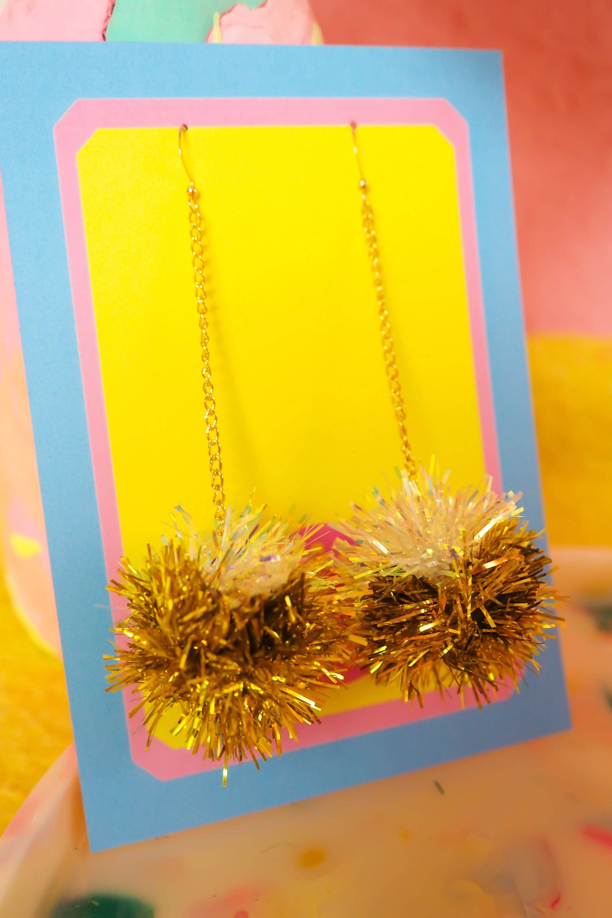 Fat Pom Poms - Vente Boucles d'oreilles pendantes - Mini boucles d'oreilles scintillantes irisées et dorées8