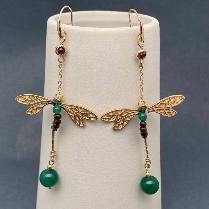 Mio Queena - Wholesale Dangle earrings - Vintage Agate Woven Dragonfly Charm Gold Plated Earrings - CS
